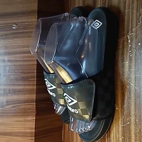 Umbro boys large slides shoes nwt - Picture 3 of 4